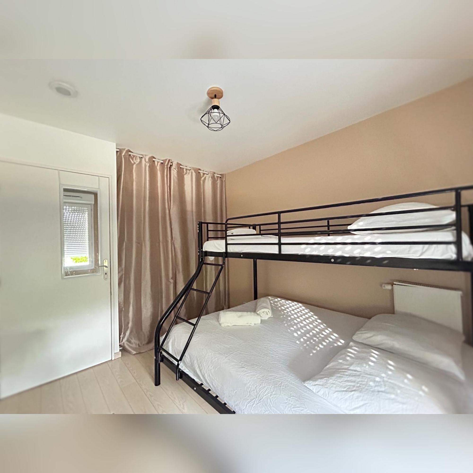 Le Duplex Chessy - 15Min From Disneyland - 2 Private Parkings - Garden - Kingsize & Queensize Bed - Supermarket Behind The House Exterior foto